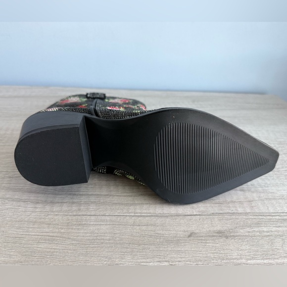 Wild Pair Women’s Black Lacey Floral Bling Booties Size 6 - Picture 7 of 11